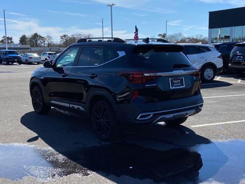 2022 Kia Seltos Nightfall