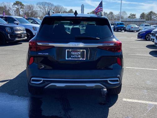 2022 Kia Seltos Nightfall