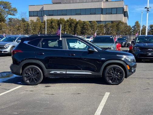 2022 Kia Seltos Nightfall