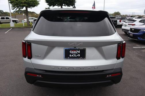 2022 Kia Sorento LX