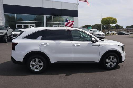 2025 Kia Sorento LX