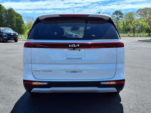 2022 Kia Carnival LX