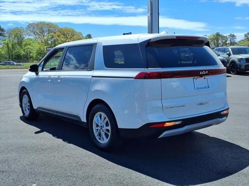 2022 Kia Carnival LX