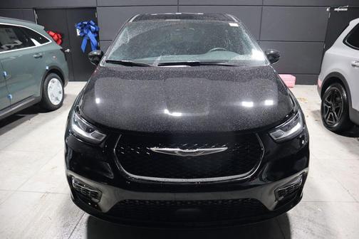 2025 Chrysler Pacifica L