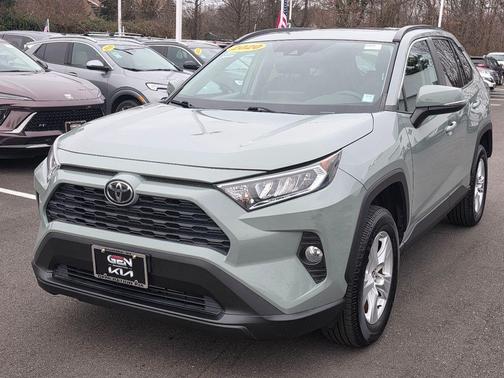 2020 Toyota RAV4 XLE