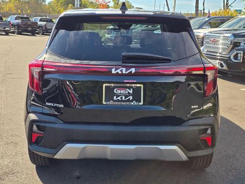 2025 Kia Seltos LX