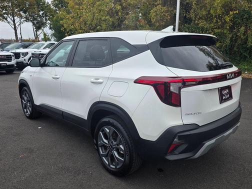 2025 Kia Seltos LX