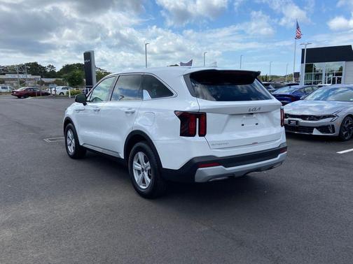 2025 Kia Sorento LX