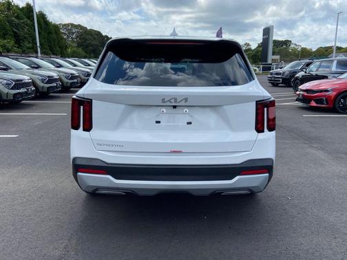 2025 Kia Sorento LX