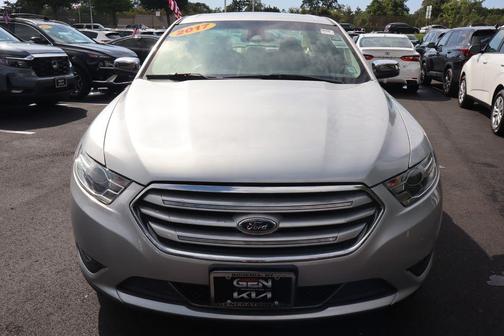 2017 Ford Taurus Limited