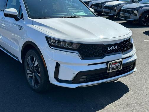 Snow White Pearl 2023 Kia Sorento Hybrid EX