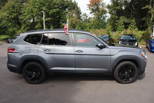 2022 Volkswagen Atlas 3.6L SE w/Technology