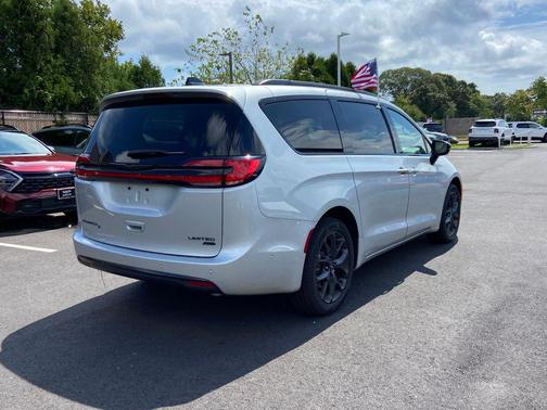 2024 Chrysler Pacifica Limited