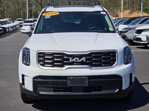 Glacial White Pearl 2025 Kia Telluride S