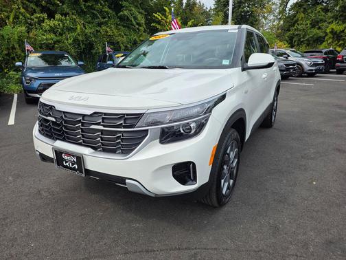 2025 Kia Seltos LX