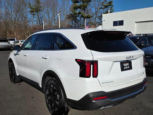 2024 Kia Sorento S