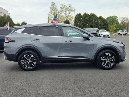 Everlasting Silver 2023 Kia Sportage EX