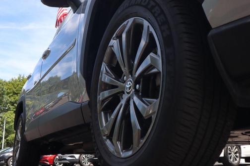2022 Toyota RAV4 Hybrid XLE Premium