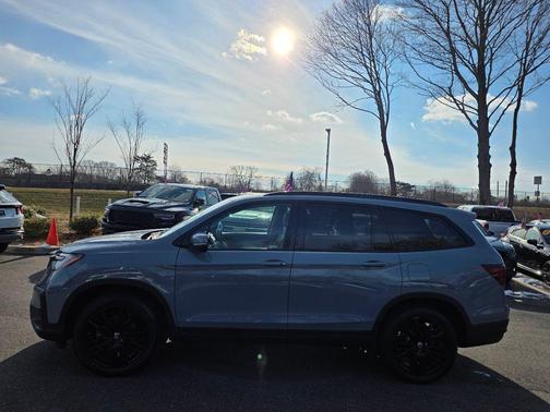 2022 Honda Pilot AWD Black Edition