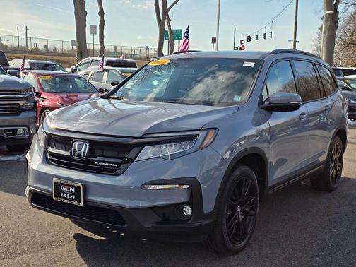 2022 Honda Pilot AWD Black Edition
