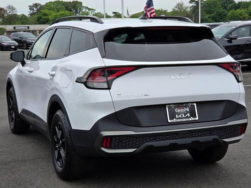 Glacial White Pearl 2024 Kia Sportage S
