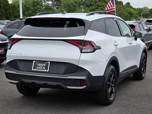 Glacial White Pearl 2024 Kia Sportage S