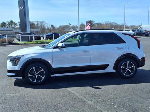 2024 Kia Niro SX