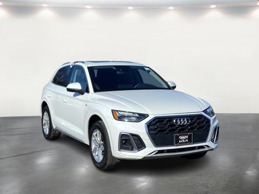 2023 Audi Q5 45 S line Premium