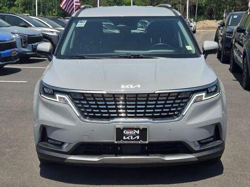 Ceramic Silver 2024 Kia Carnival SX