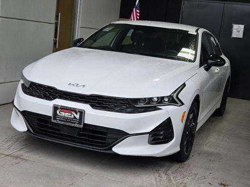 Glacial White Pearl 2024 Kia K5 GT-Line