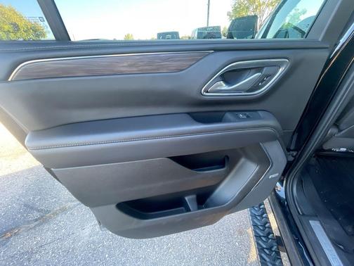 2022 Chevrolet Suburban 4WD Z71
