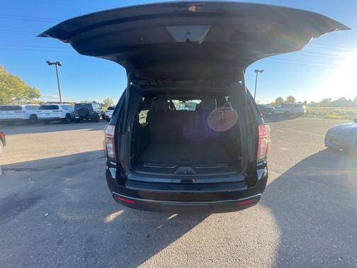 2022 Chevrolet Suburban 4WD Z71