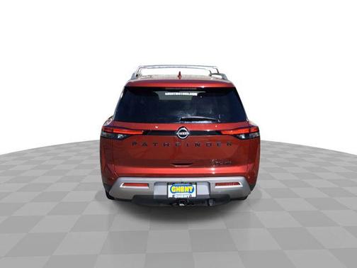 2022 Nissan Pathfinder SL 4WD