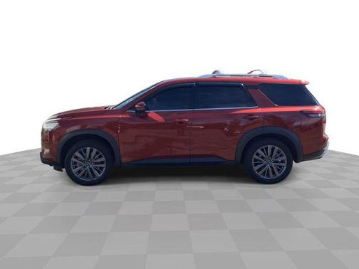 2022 Nissan Pathfinder SL 4WD