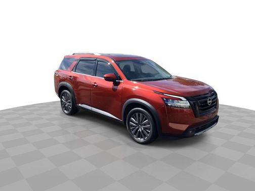 2022 Nissan Pathfinder SL 4WD