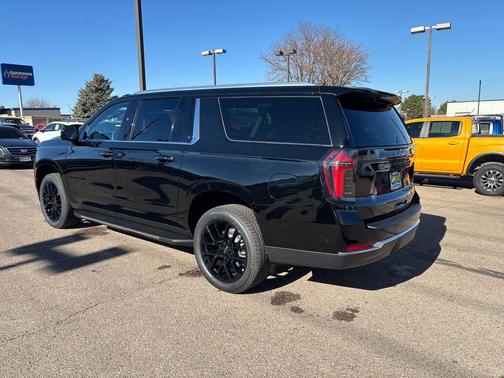 2026 Chevrolet Suburban LS