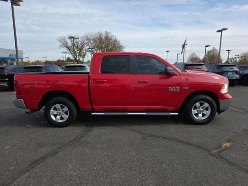 2019 RAM 1500 SLT