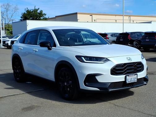 Platinum White Pearl 2023 Honda HR-V