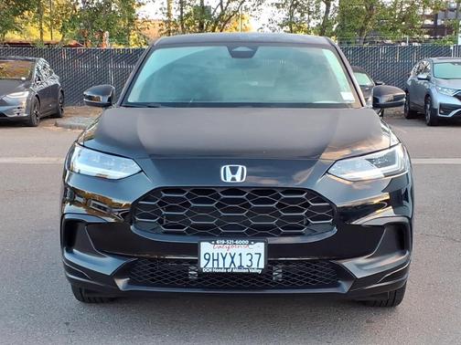Crystal Black Pearl 2024 Honda HR-V