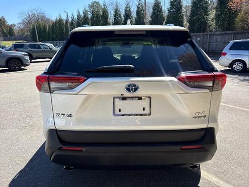 2022 Toyota RAV4 Hybrid XLE Premium