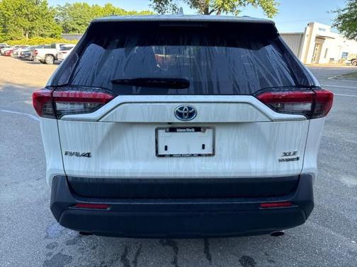 Blizzard Pearl 2022 Toyota RAV4 Hybrid XLE Premium