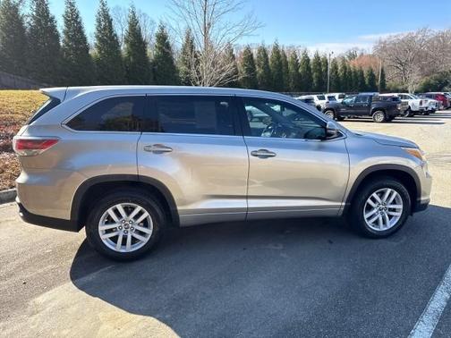2016 Toyota Highlander LE