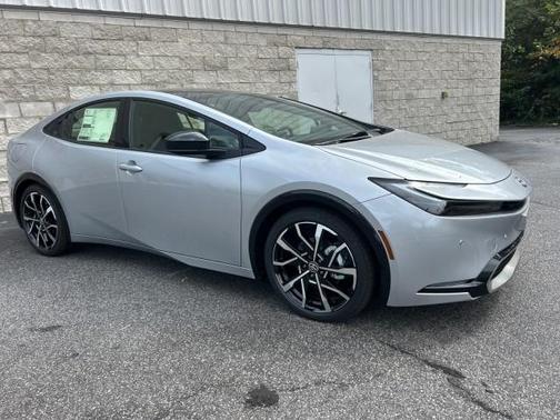 2026 Toyota Prius Plug-In Hybrid SE