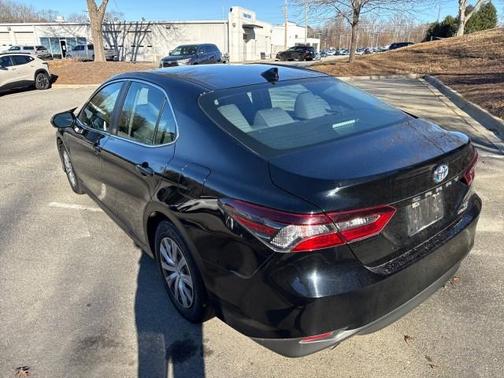 2022 Toyota Camry Hybrid LE