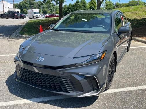UNDERGROUND 2026 Toyota Camry SE