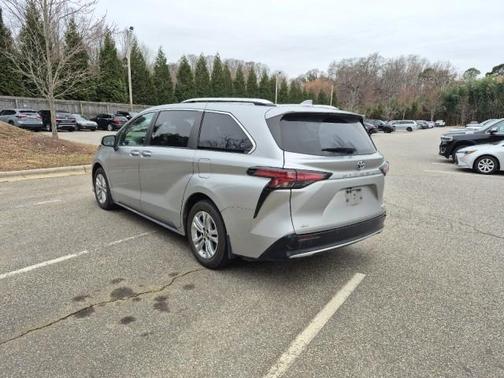 2023 Toyota Sienna Platinum 7 passenger