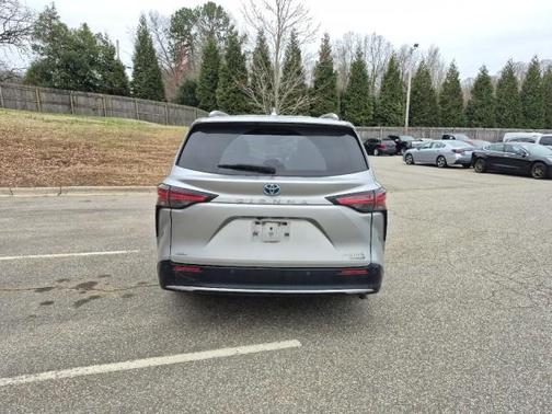2023 Toyota Sienna Platinum 7 passenger