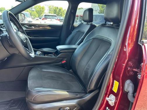 2022 Jeep Grand Cherokee L Altitude