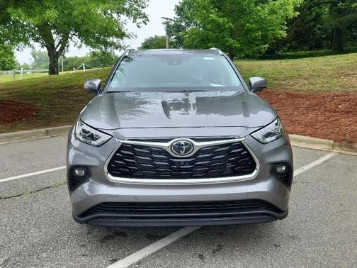 Metal 2026 Toyota Highlander Limited