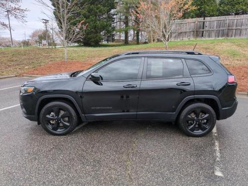 2023 Jeep Cherokee Altitude Lux
